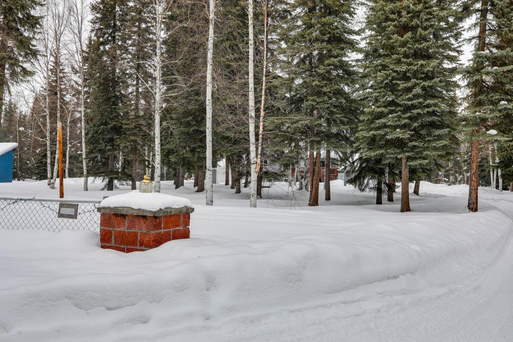 Вілла North Pole Escape With Deck And Aurora Lights Views! Екстер'єр фото