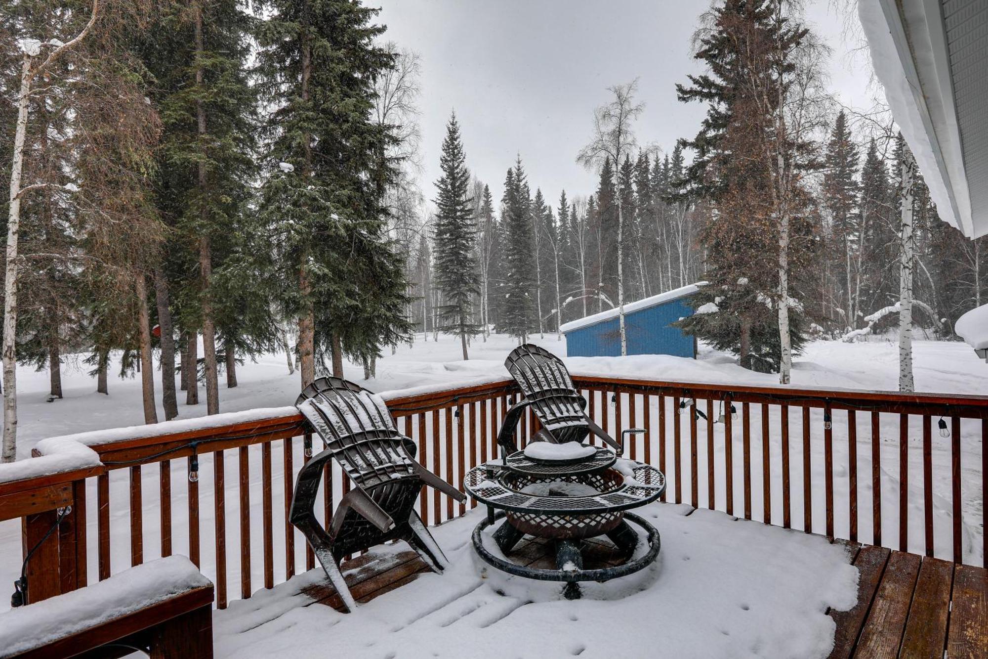 Вілла North Pole Escape With Deck And Aurora Lights Views! Екстер'єр фото